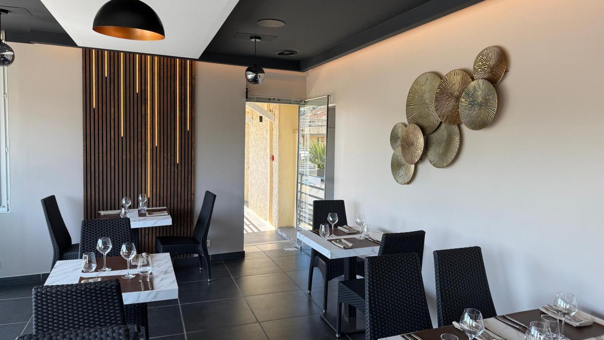 Logis Hotel Restaurant Bellevue Saint-Martin-d'Ardeche Exterior photo